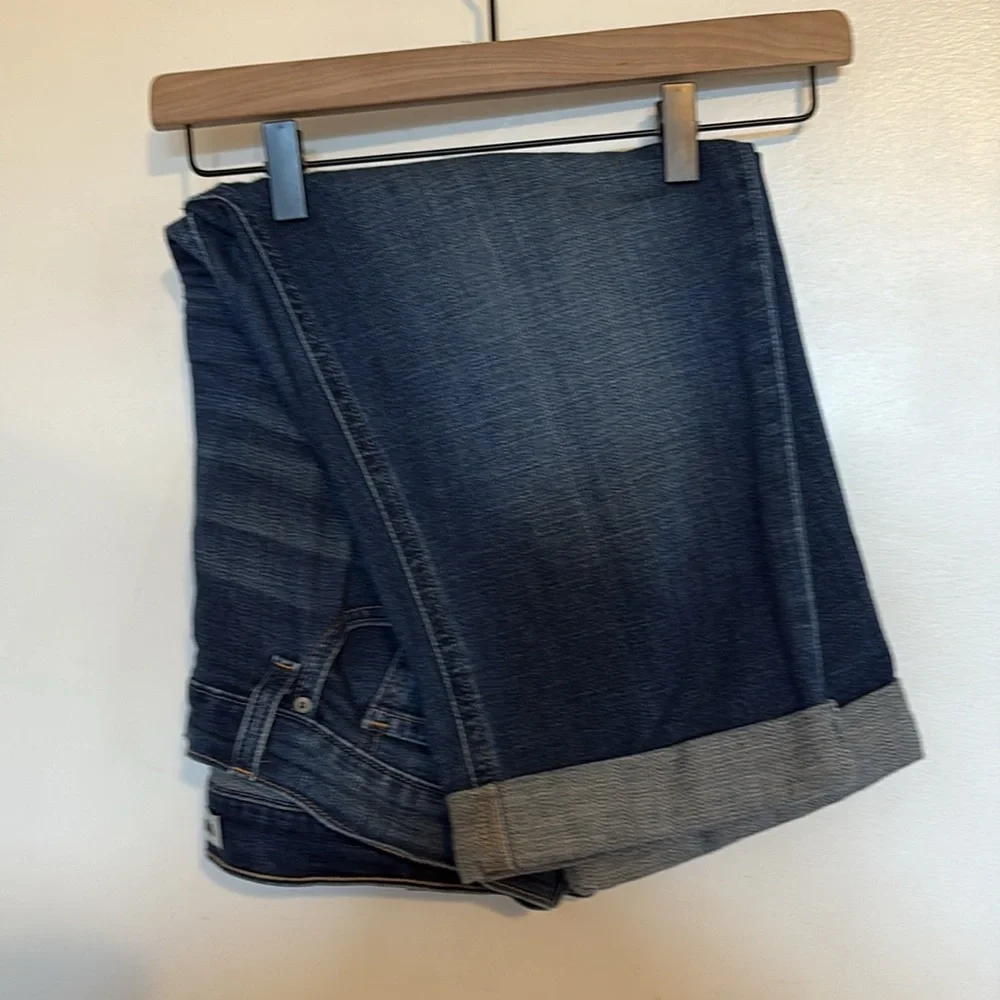 Levi’s Medium Wash Denim Bermuda Shorts 8 / 29